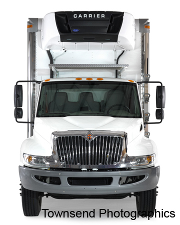 26FtStraightTruckReefer_Inter_HeadOn_0036